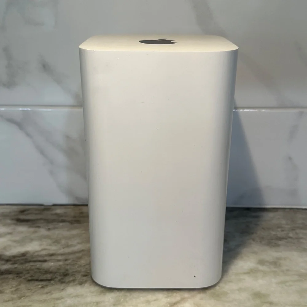 Apple AirPort Extreme 802.11ac A1521 (6th Generation) w/ Power Cord & Box Router